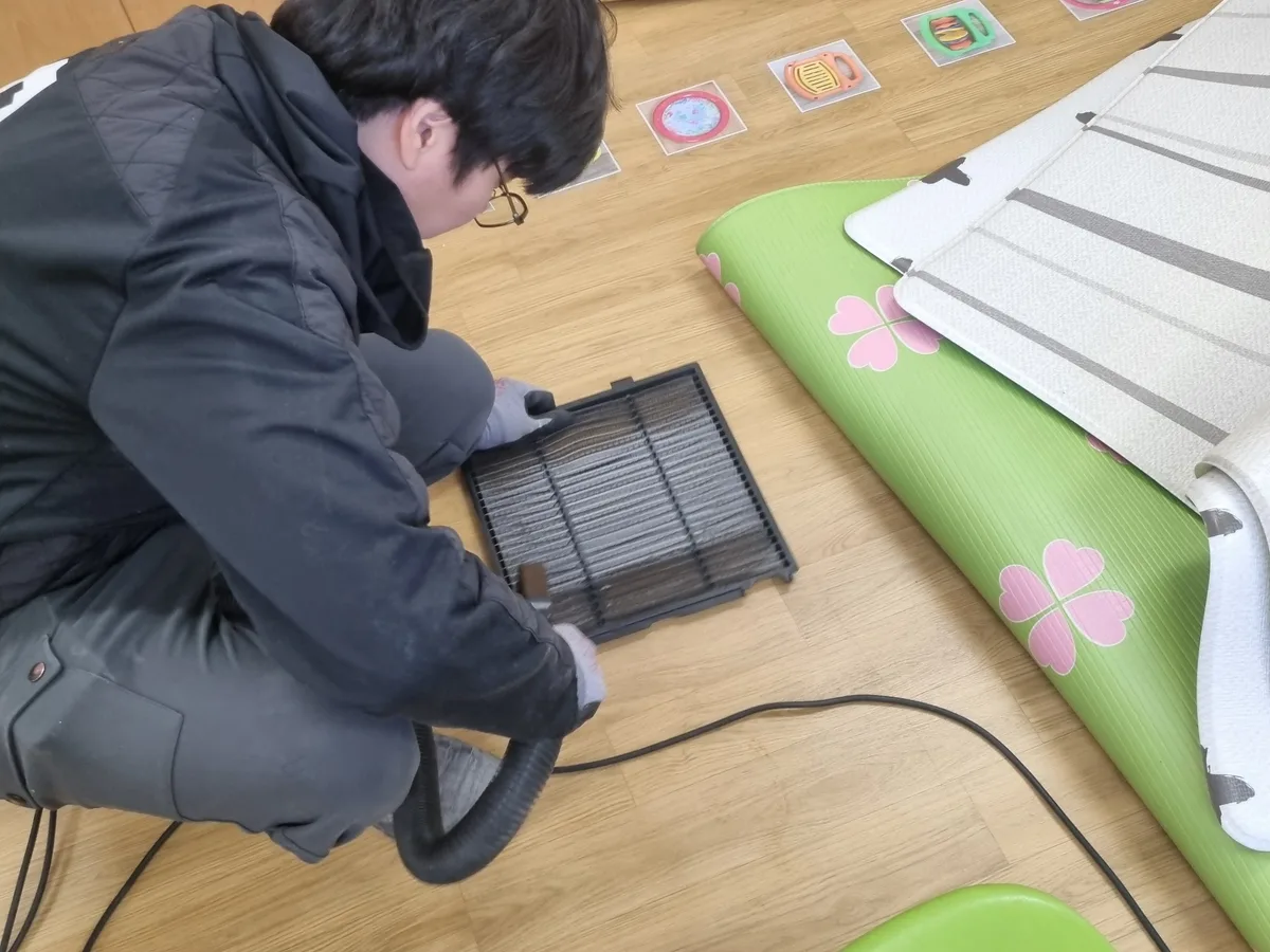 상주시 냉림동 놀이방 낮잠실 장비 주변 정밀 위생청소 사례 - 행진크린