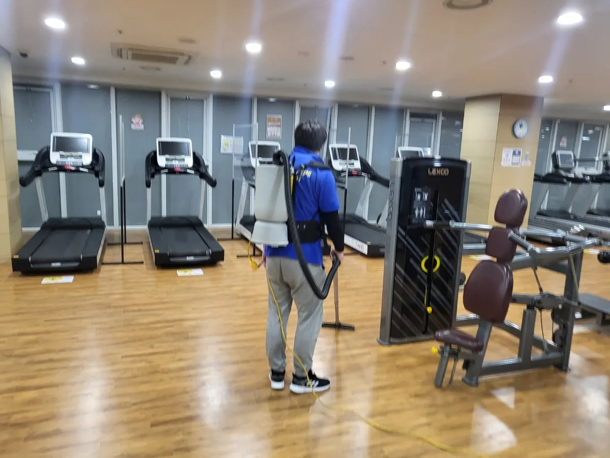 청송군 주왕산면 헬스장 샤워실 장비 주변 정밀 위생청소 사례 - 행진크린